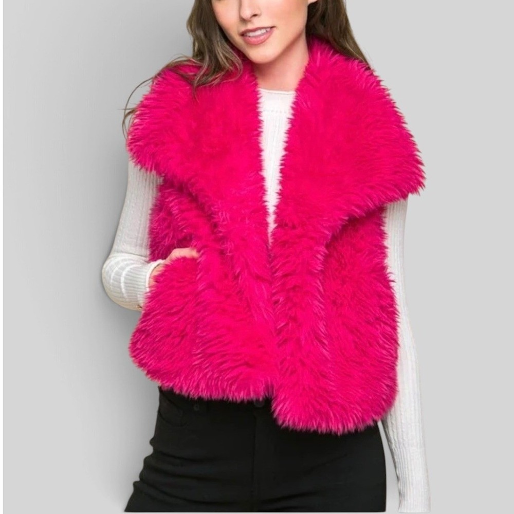Love Tree Womens Hot Pink Faux Fur Vest Small Barbiecore Glam bold NWT New Party